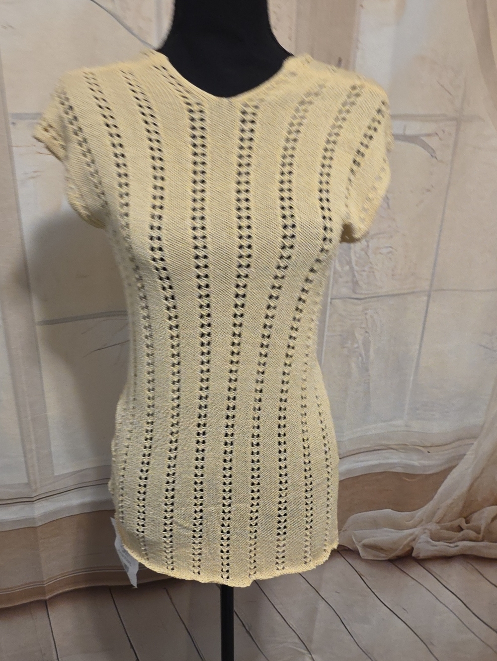 Light Yellow Knit Cap Sleeve Sweater Top